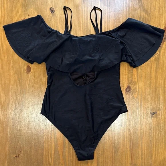 Solid Black Off-Shoulder ruffled Swimsuit removable straps NWOT - Picture 2 of 11